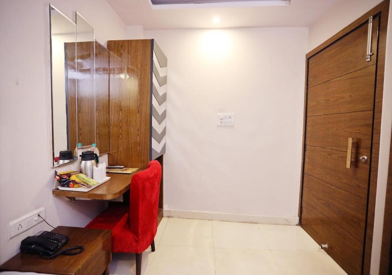 Hotel Jai Balaji, Paharganj, New Delhi Railway Station エクステリア 写真