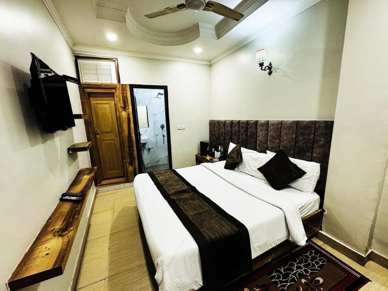 Hotel Jai Balaji, Paharganj, New Delhi Railway Station エクステリア 写真