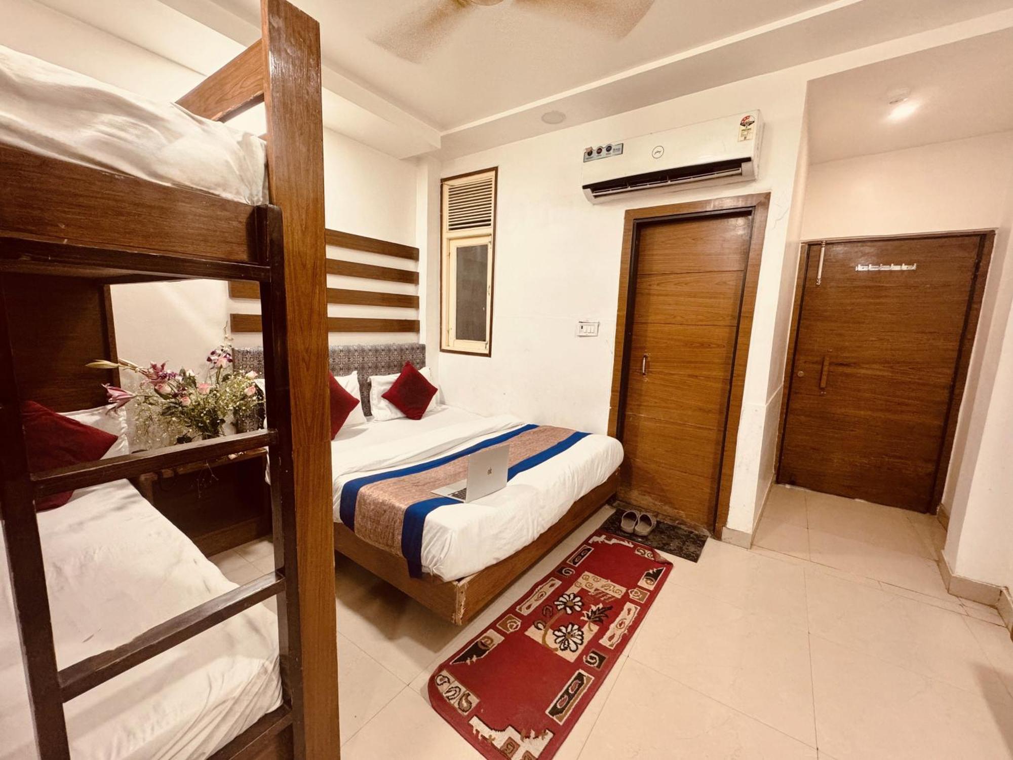 Hotel Jai Balaji, Paharganj, New Delhi Railway Station エクステリア 写真