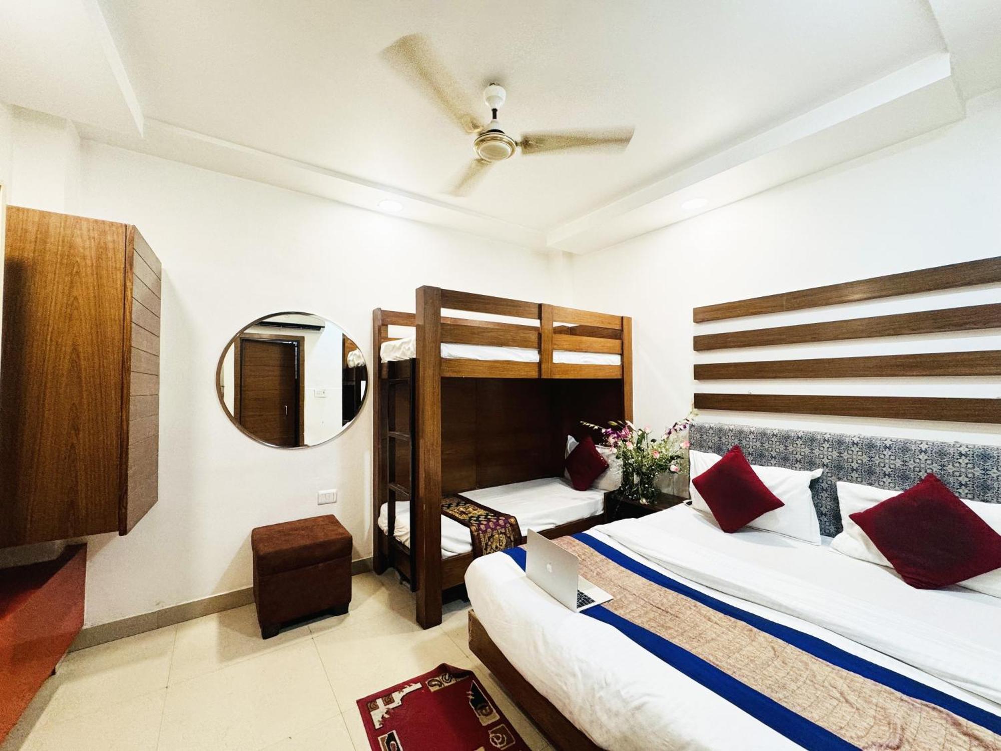 Hotel Jai Balaji, Paharganj, New Delhi Railway Station エクステリア 写真