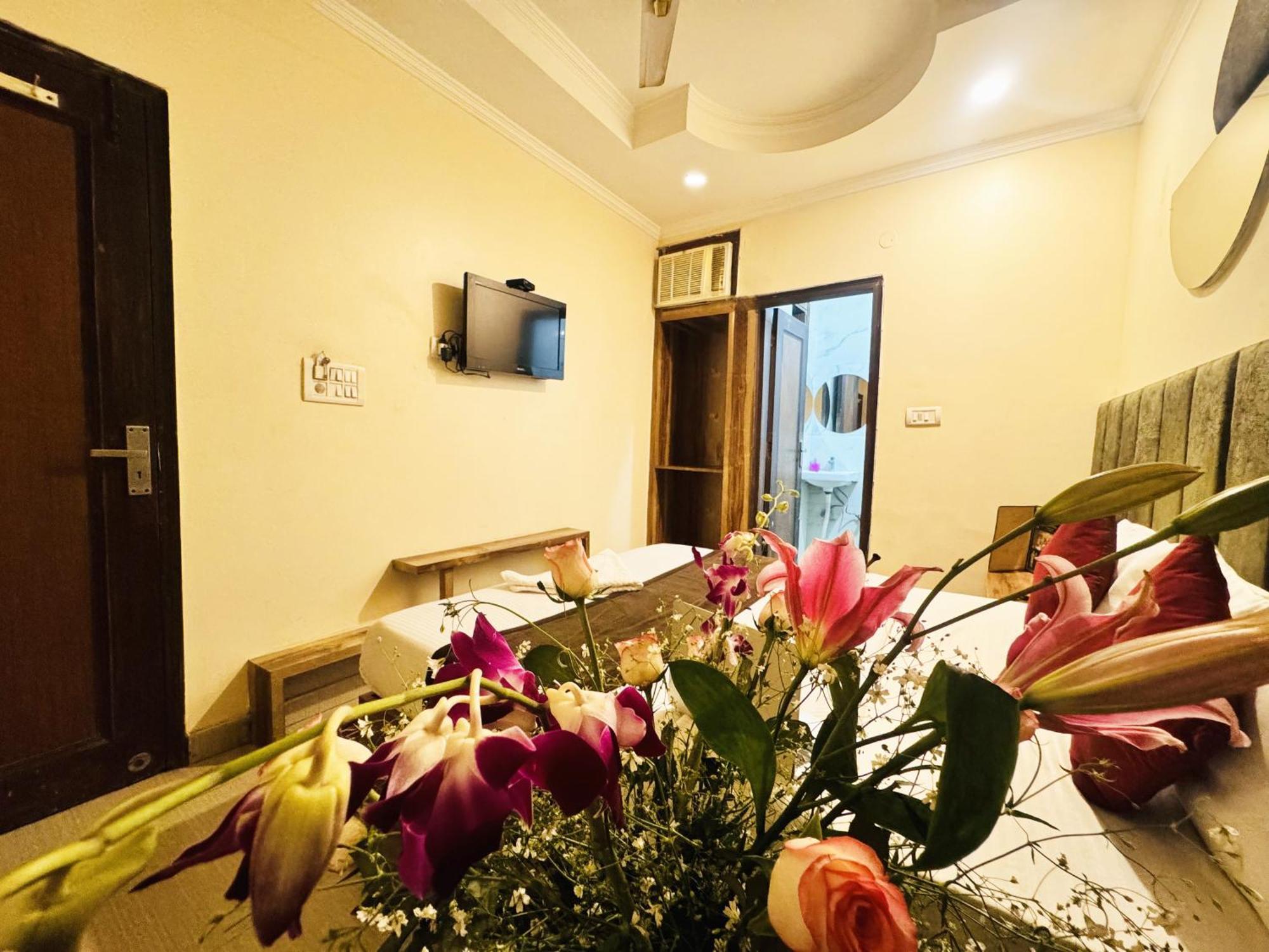Hotel Jai Balaji, Paharganj, New Delhi Railway Station エクステリア 写真