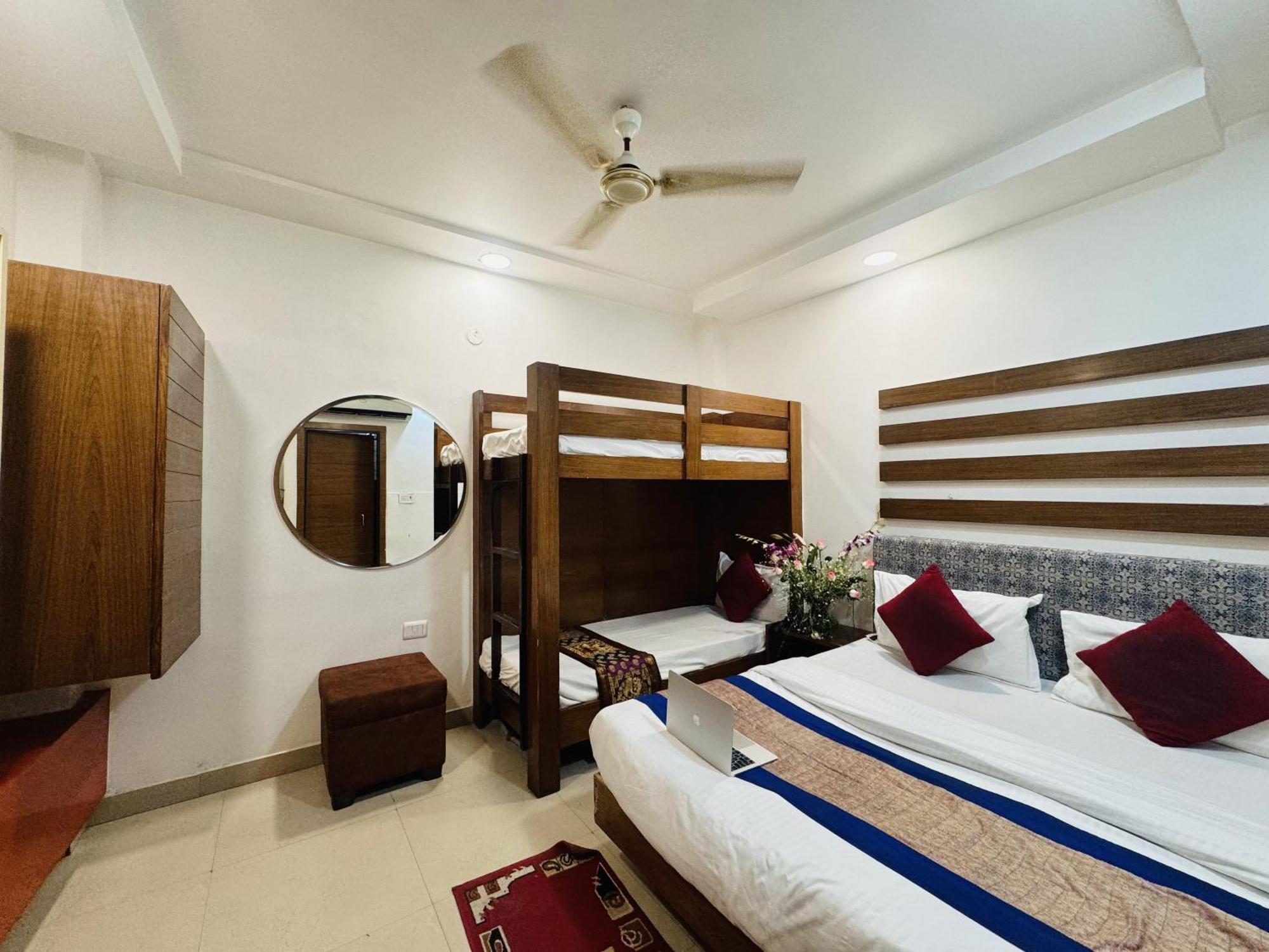 Hotel Jai Balaji, Paharganj, New Delhi Railway Station エクステリア 写真